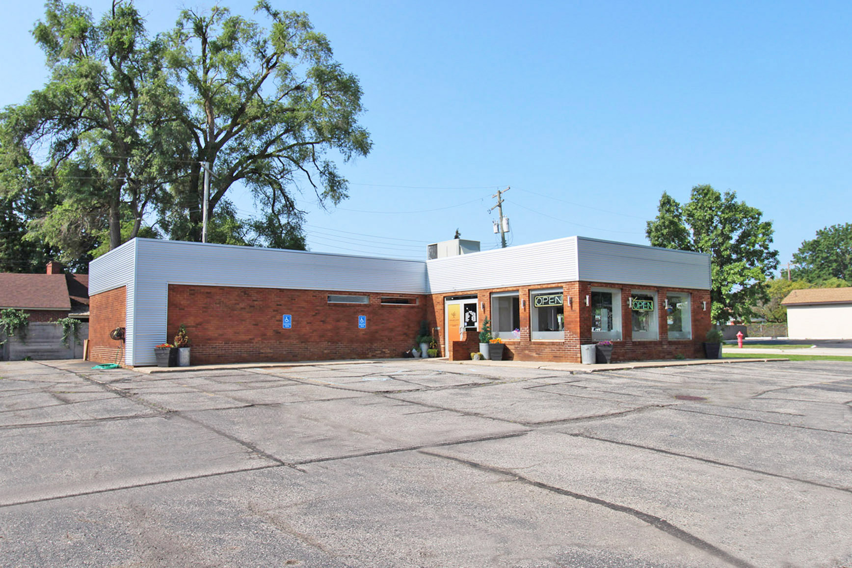 15975 Eureka Rd, Southgate, MI for sale Building Photo- Image 1 of 1