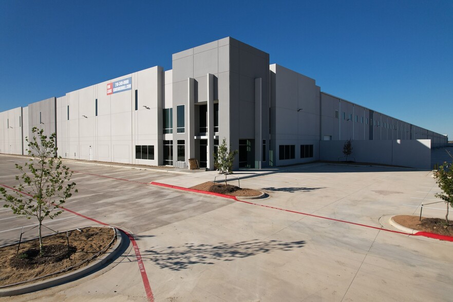 7625 IH-10 E, San Antonio, TX for lease - Building Photo - Image 1 of 15