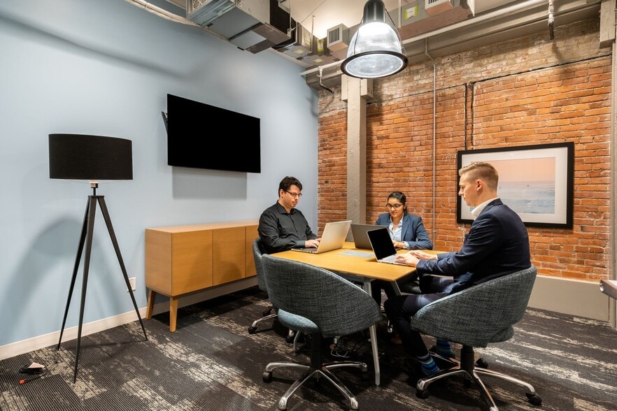 535 Yates St, Victoria, BC for lease - Interior Photo - Image 2 of 23