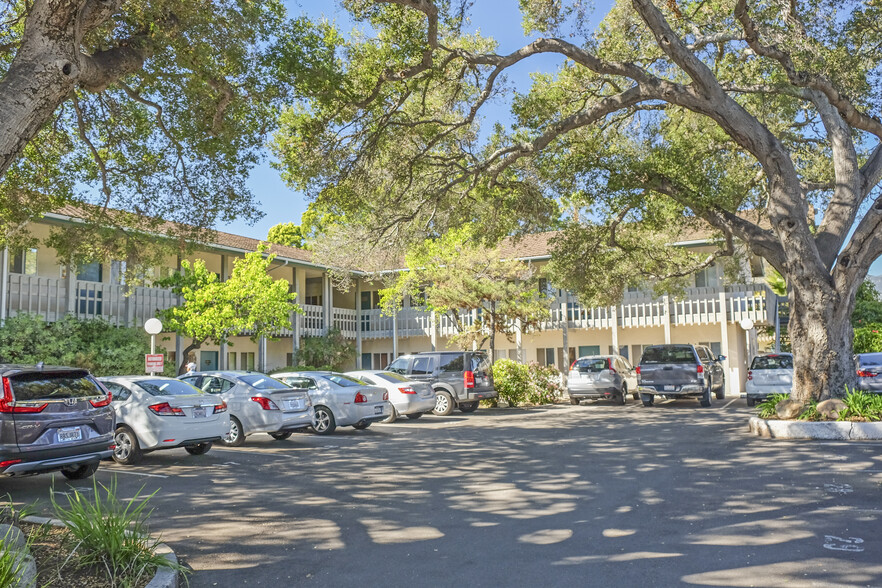 5370 Hollister Ave, Santa Barbara, CA for lease - Building Photo - Image 2 of 3