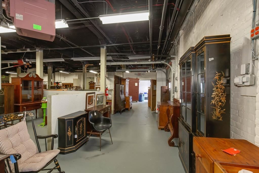 13 Hope Ave, Worcester, MA 01603