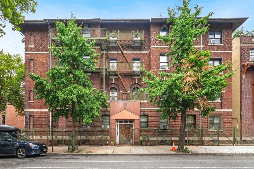 225 Brooklyn Ave, Brooklyn, NY for sale - Primary Photo - Image 1 of 1