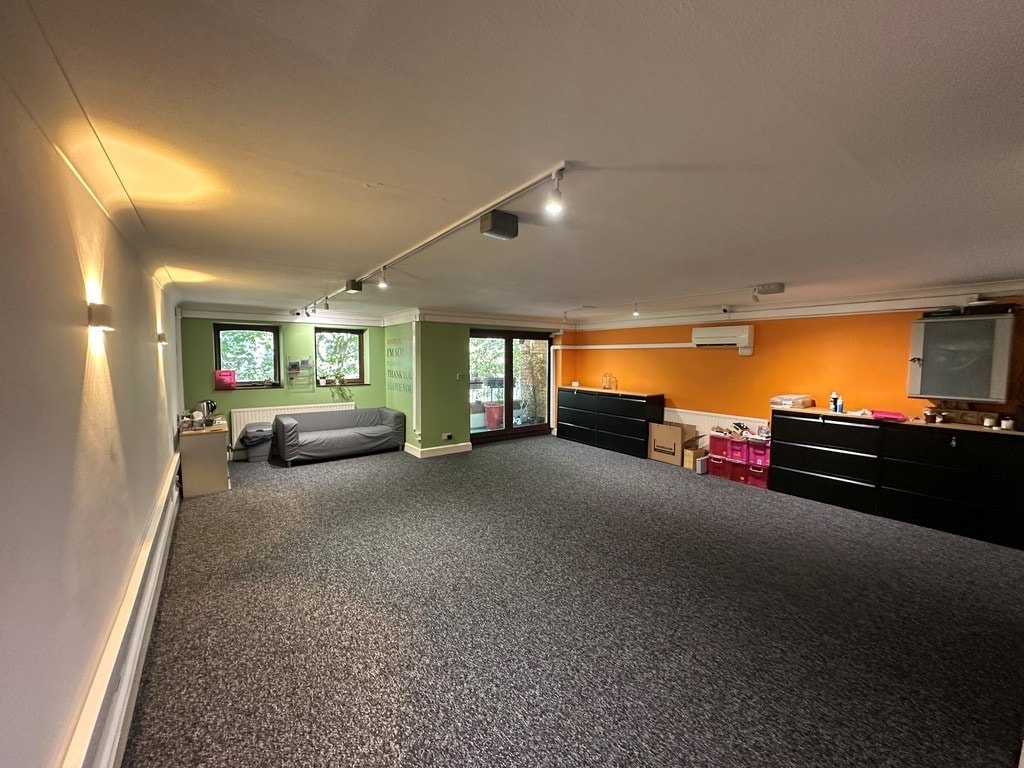 Admirals Way, London for lease Interior Photo- Image 1 of 1