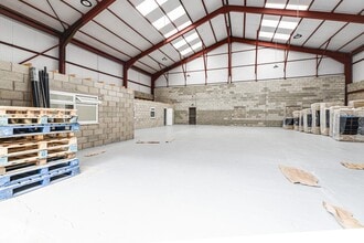 Lowercroft Rd, Bury for lease Interior Photo- Image 2 of 13