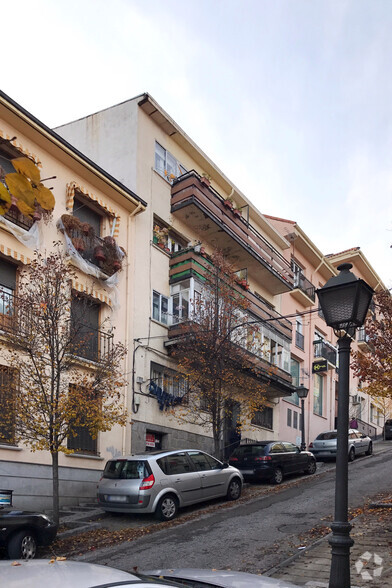 Calle de la Cañada Nueva, 43, San Lorenzo de El Escorial, Madrid for lease - Building Photo - Image 2 of 2