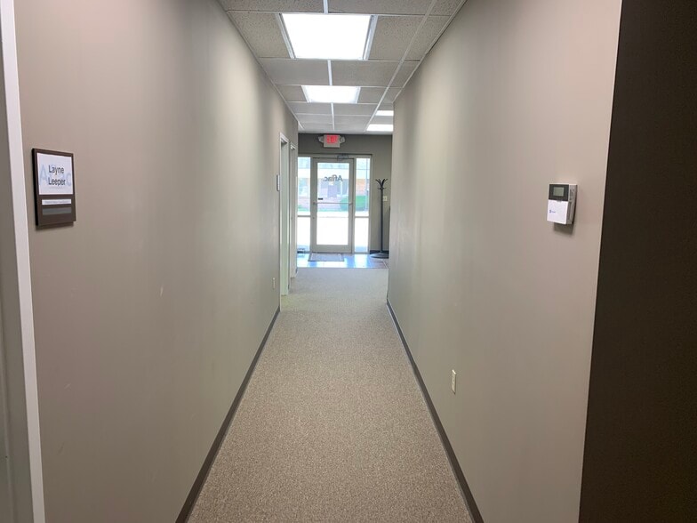 1001 N Hickory Rd, South Bend, IN for lease - Building Photo - Image 3 of 11