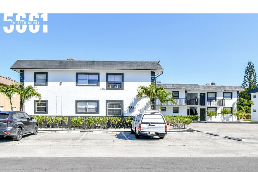 5661 SW 36th Ct, Davie, FL for sale - Primary Photo - Image 1 of 5