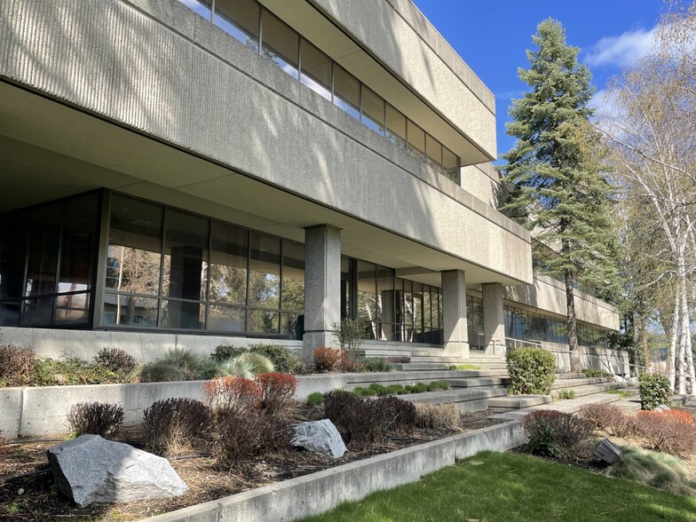 HECLA Office Building & Surplus Land portfolio of 2 properties for sale on LoopNet.com - Building Photo - Image 2 of 25