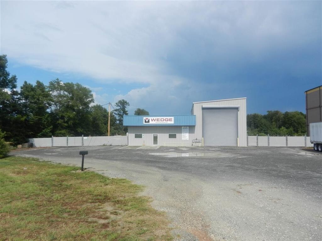 2227 SE Loop, Carthage, TX for sale Building Photo- Image 1 of 1