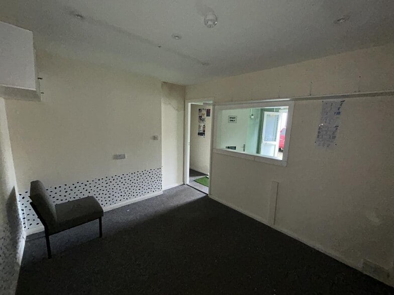 Station Rd, Bexhill On Sea for lease - Interior Photo - Image 3 of 5