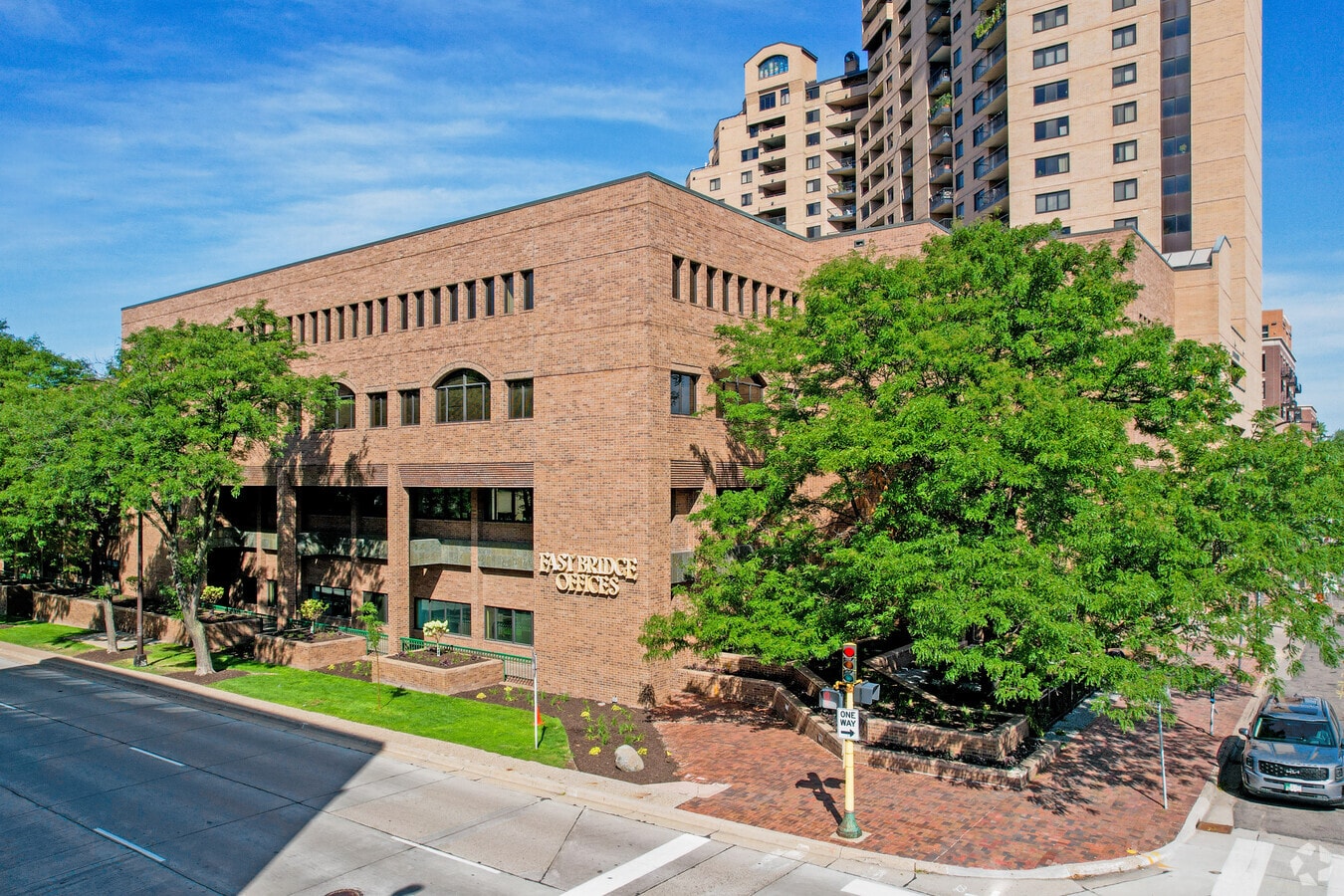 10 2nd St NE, Minneapolis, MN 55413