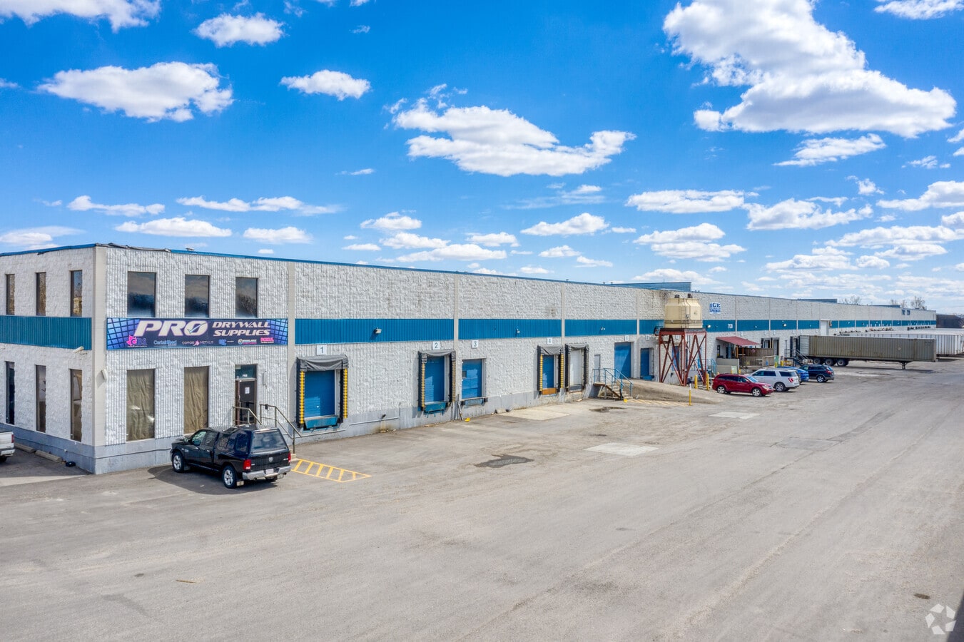 71027220 Barlow Trl SE, Calgary, AB T2C 2E1