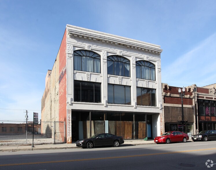 2246 S Michigan Ave, Chicago, IL, 60616 Storefront Retail/Residential Property For Sale