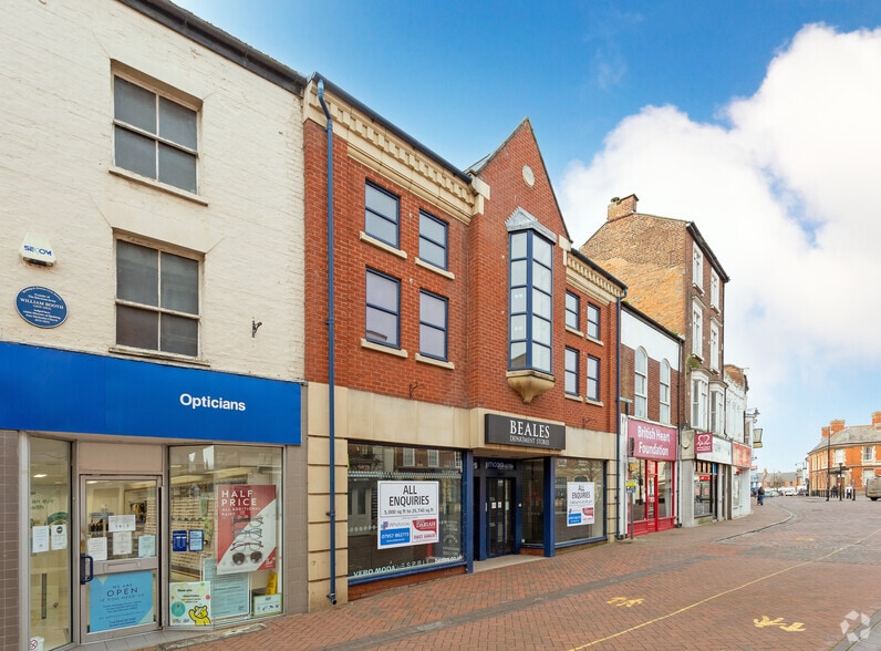 7 Market Pl, Spalding for lease - Building Photo - Image 3 of 5