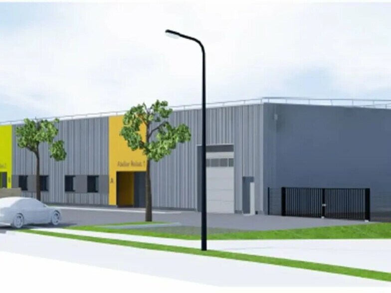 Industrial in Sarceaux for lease - Building Photo - Image 2 of 2