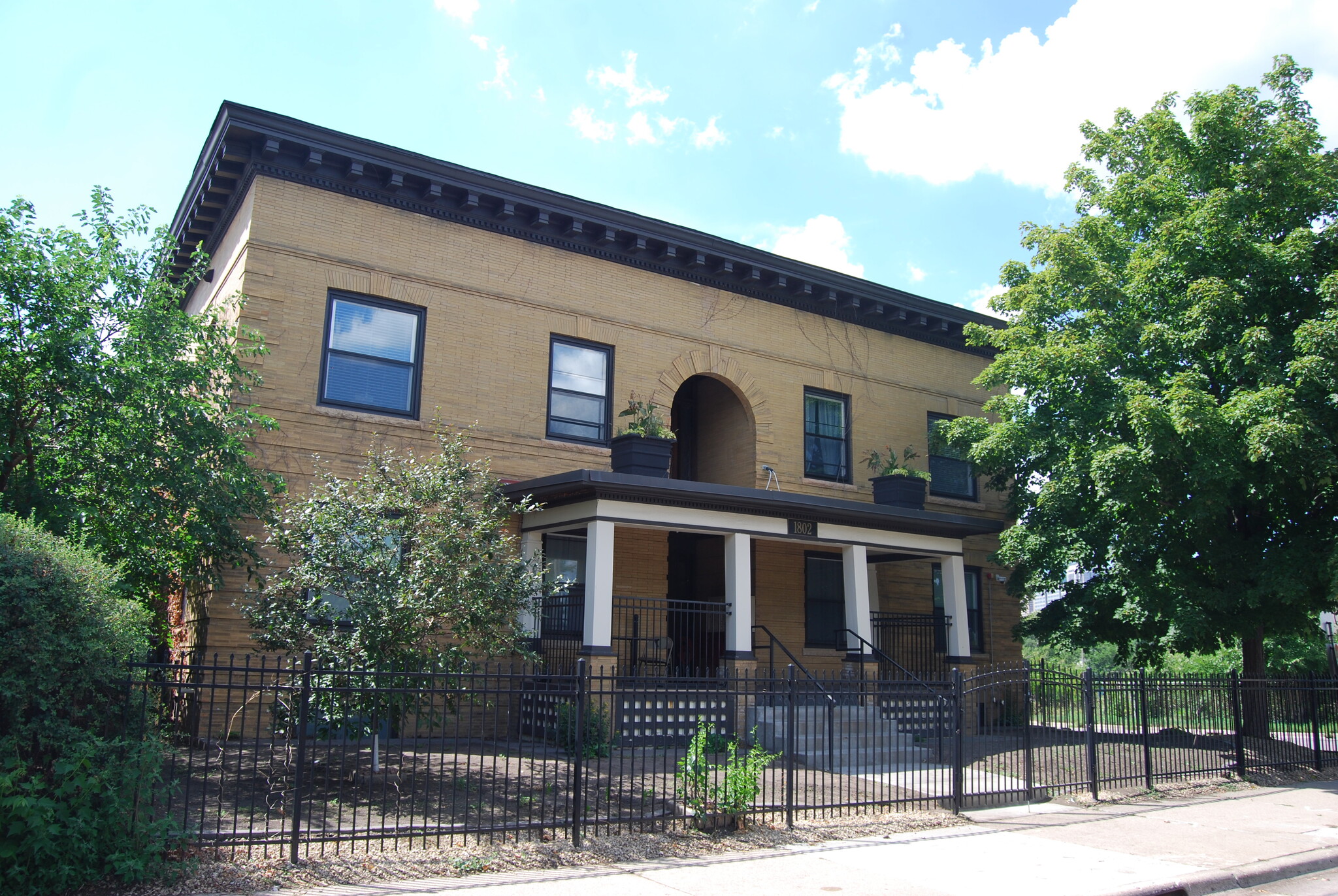 1802 11th Ave S, Minneapolis, MN for sale Building Photo- Image 1 of 26