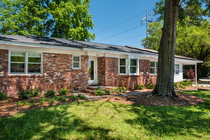 451 Folly Rd, Charleston, SC for lease - Building Photo - Image 2 of 6