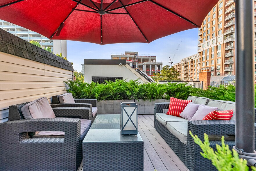 15 Prince Arthur Ave, Toronto, ON for lease - Building Photo - Image 2 of 30