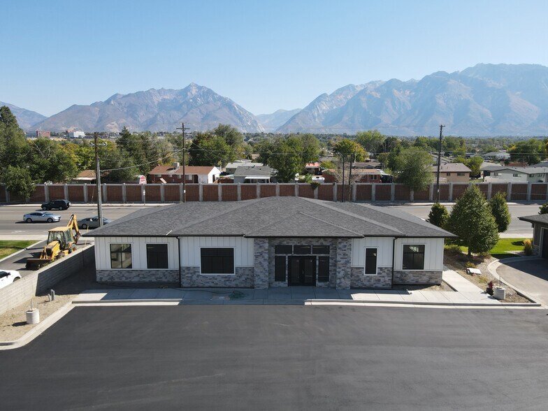 9872 S 700 E, Sandy, UT for lease - Building Photo - Image 1 of 4