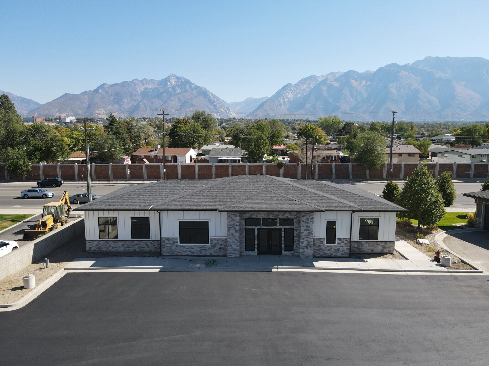 9872 S 700 E, Sandy, UT for lease Building Photo- Image 1 of 5