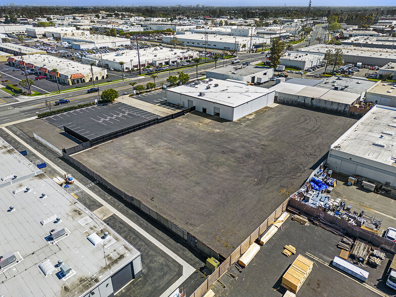 3700 W Warner Ave, Santa Ana, CA for lease - Building Photo - Image 3 of 17