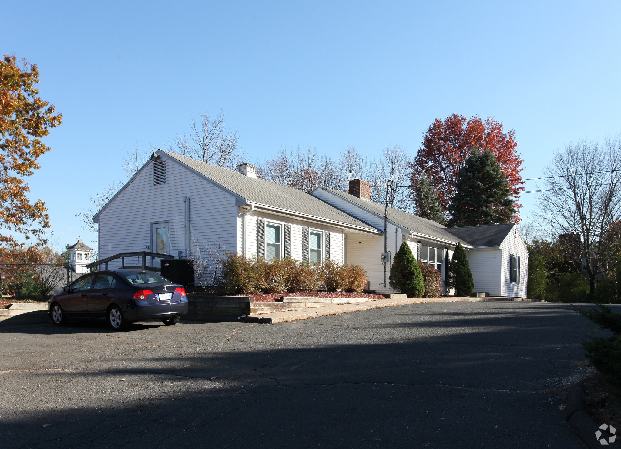 40 W Avon Rd, Avon, CT for lease Primary Photo- Image 1 of 26