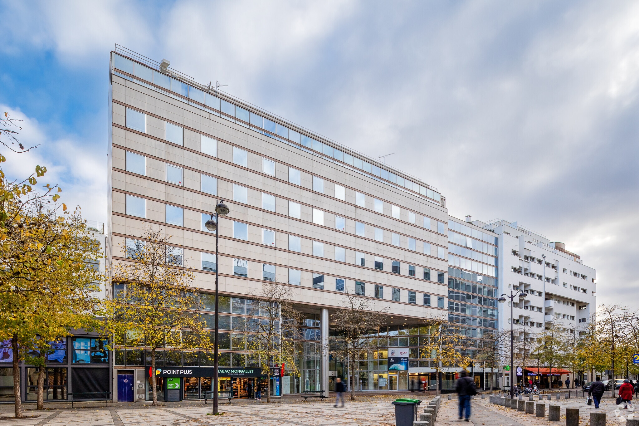 52 Rue Jacques Hillairet, Paris for lease Primary Photo- Image 1 of 14