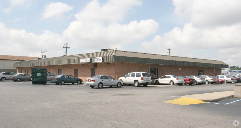 7924-7930 Chesapeake Blvd, Norfolk, VA for lease - Building Photo - Image 3 of 7