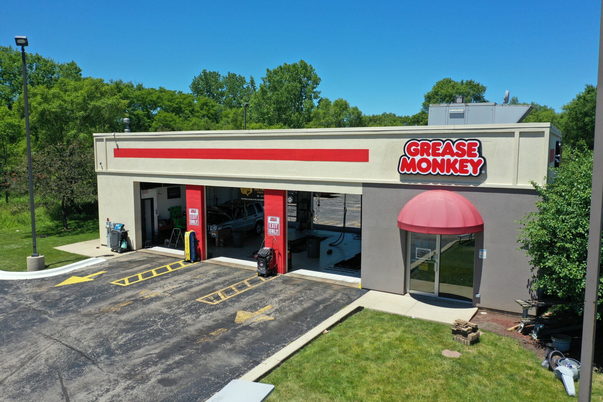 835 E Geneva Rd, Carol Stream, IL for sale Building Photo- Image 1 of 1