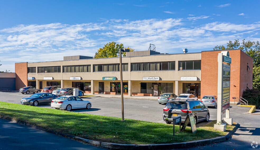 714742 West St, Southington, CT 06489 Plaza West