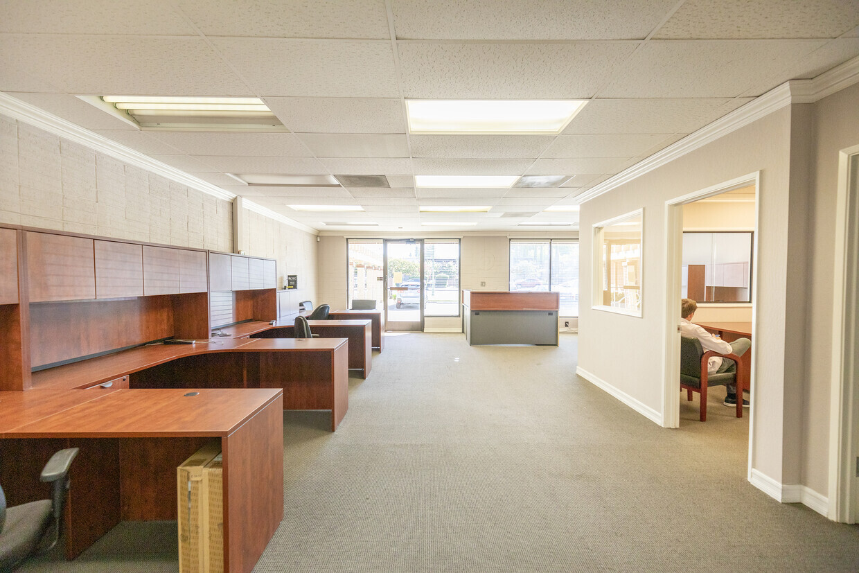 455 Watt Ave, Sacramento, CA for lease Interior Photo- Image 1 of 10