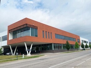 601 3rd St SE, Cedar Rapids, IA for lease Building Photo- Image 1 of 9