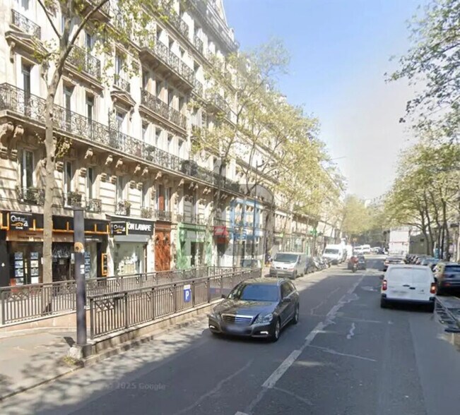 Retail in Paris for lease - Building Photo - Image 1 of 3