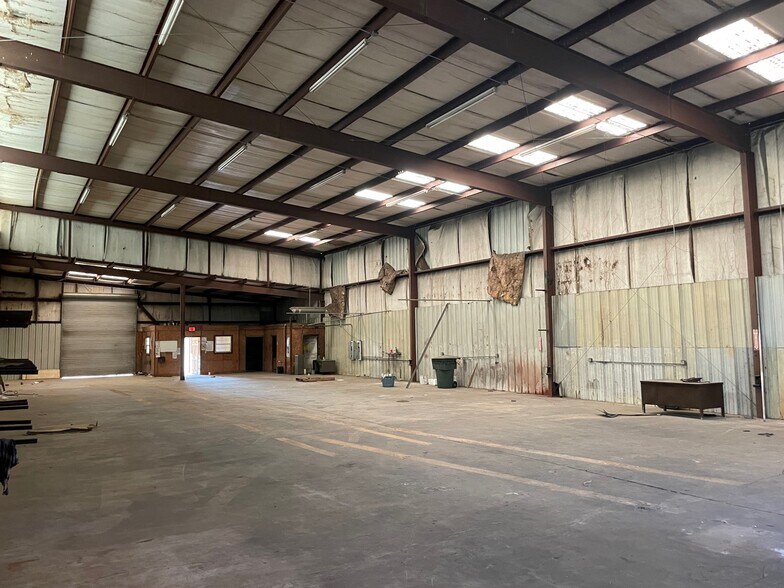 651 Walnut St, Warner Robins, GA 31093 Warehouse For Lease