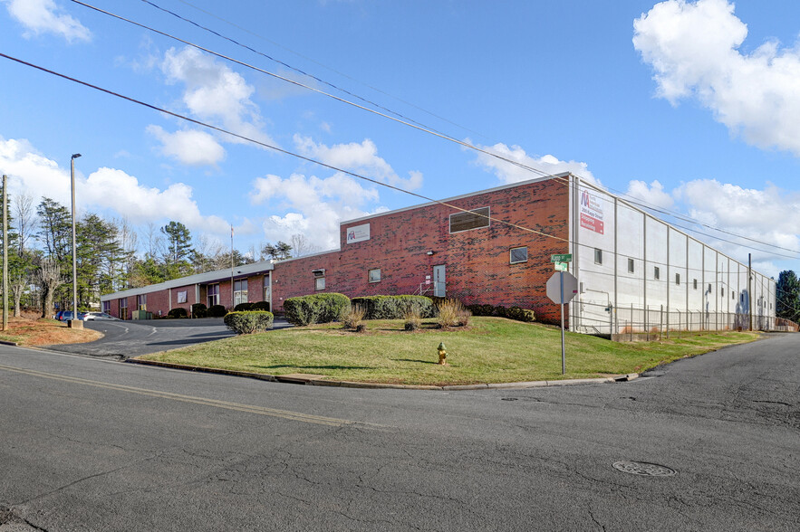 200 Kapp St, Winston-Salem, NC for lease - Building Photo - Image 1 of 20