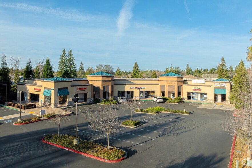 7610 Folsom Auburn Rd, Folsom, CA for lease - Primary Photo - Image 1 of 13