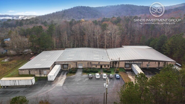 1117 Triple Oaks Rd SW, Dalton, GA for sale - Primary Photo - Image 1 of 1