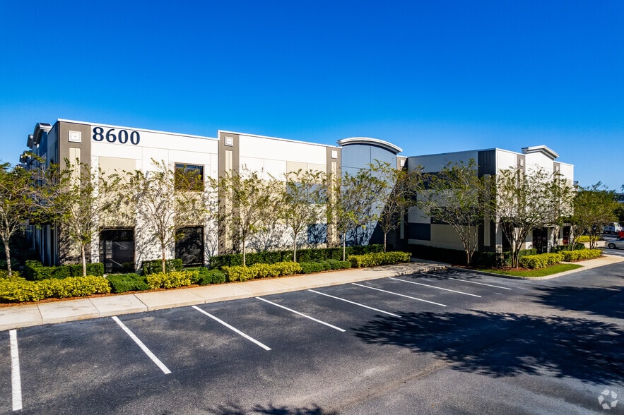 8600 Commodity Cir, Orlando, FL for sale - Primary Photo - Image 1 of 14