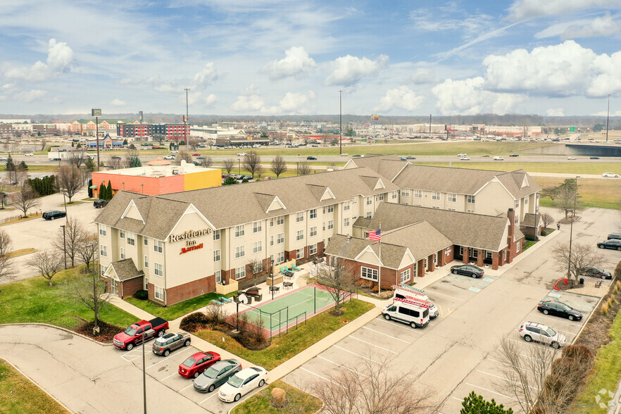 9765 Crosspoint Blvd, Indianapolis, IN for sale - Building Photo - Image 1 of 1