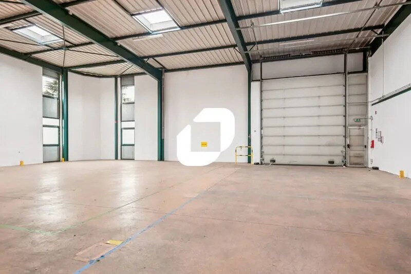 Office in Villepinte for lease - Building Photo - Image 1 of 24