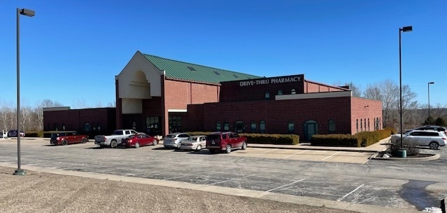 1330 Commercial St, Warsaw, MO for sale - Building Photo - Image 2 of 28