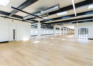 Holbrooke Pl, Richmond for lease Interior Photo- Image 2 of 3