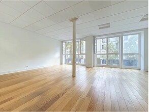 Rue Réaumur, Paris for lease Interior Photo- Image 1 of 12