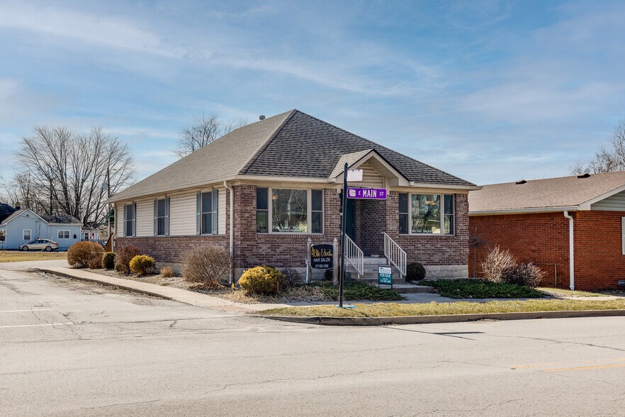 221 E Main St, Brownsburg, IN for sale - Building Photo - Image 1 of 1