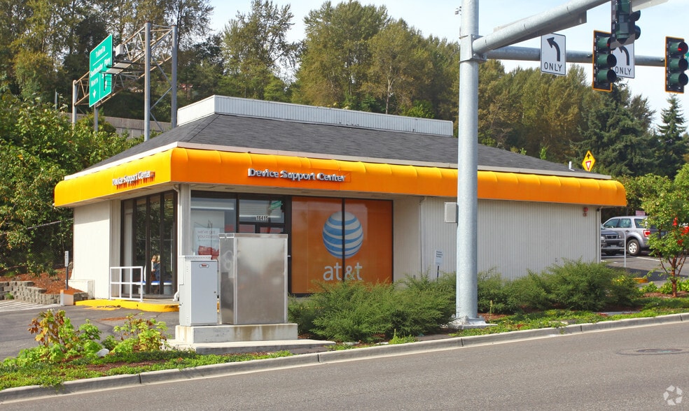 Southcenter Parkway Retail portfolio of 2 properties for sale on LoopNet.com - Primary Photo - Image 2 of 3