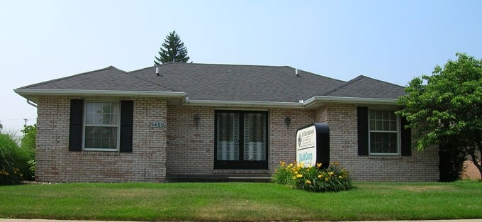 1456 Lincoln Way E, South Bend, IN for sale Primary Photo- Image 1 of 1