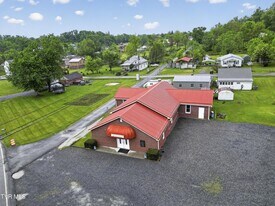 302 Crescent Dr, Glade Spring VA - Commercial Real Estate