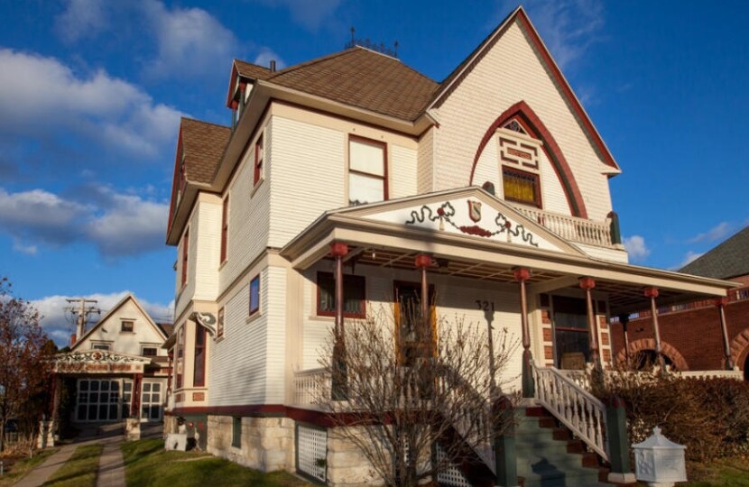 321 Washington Ave, Grand Haven, MI for sale Primary Photo- Image 1 of 1