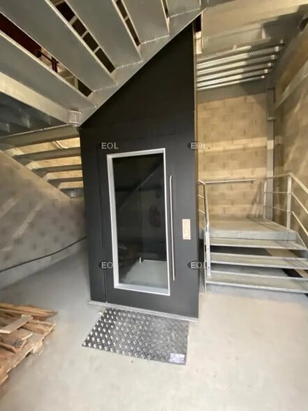 Office in Gémenos for lease - Building Photo - Image 3 of 10