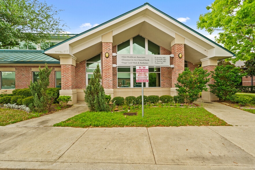 3519 Town Center Blvd, Sugar Land, TX for lease - Building Photo - Image 1 of 1